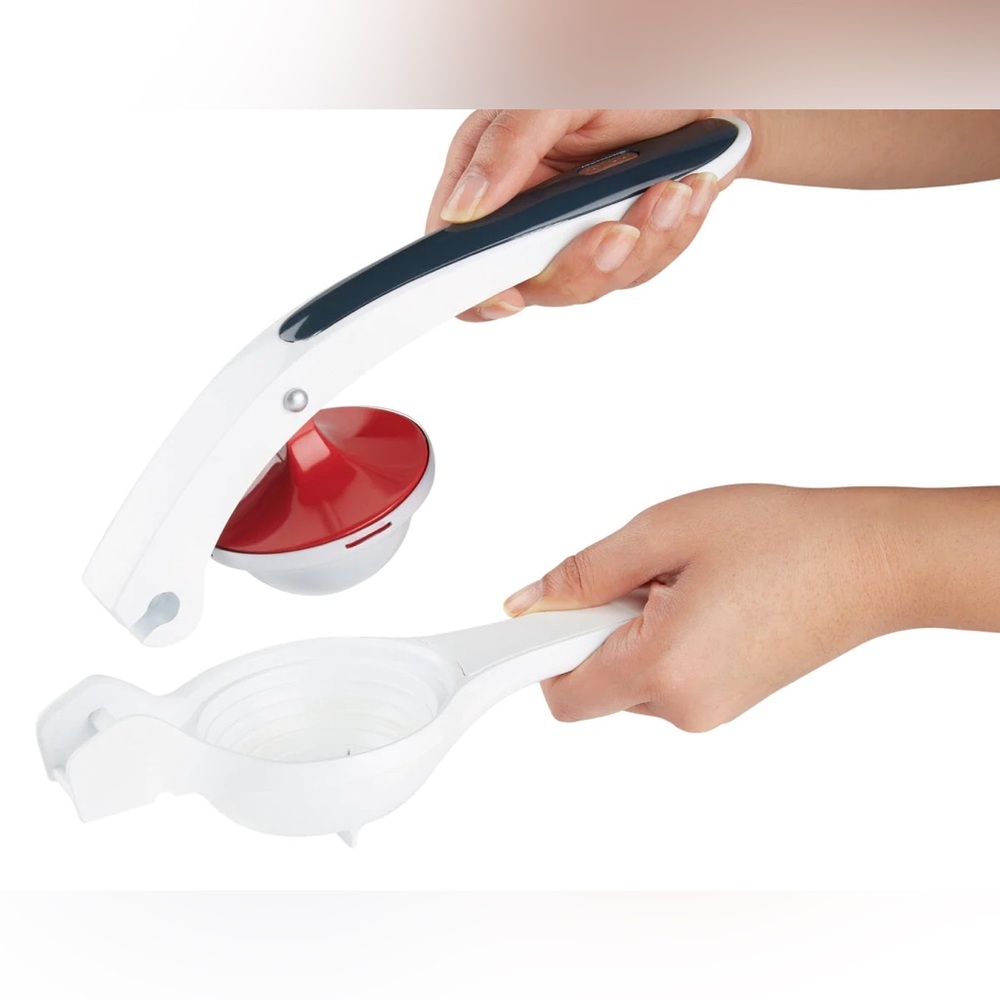 Zyliss Easy Squeeze Citrus Press WHITE & RED - Picture 2 of 8